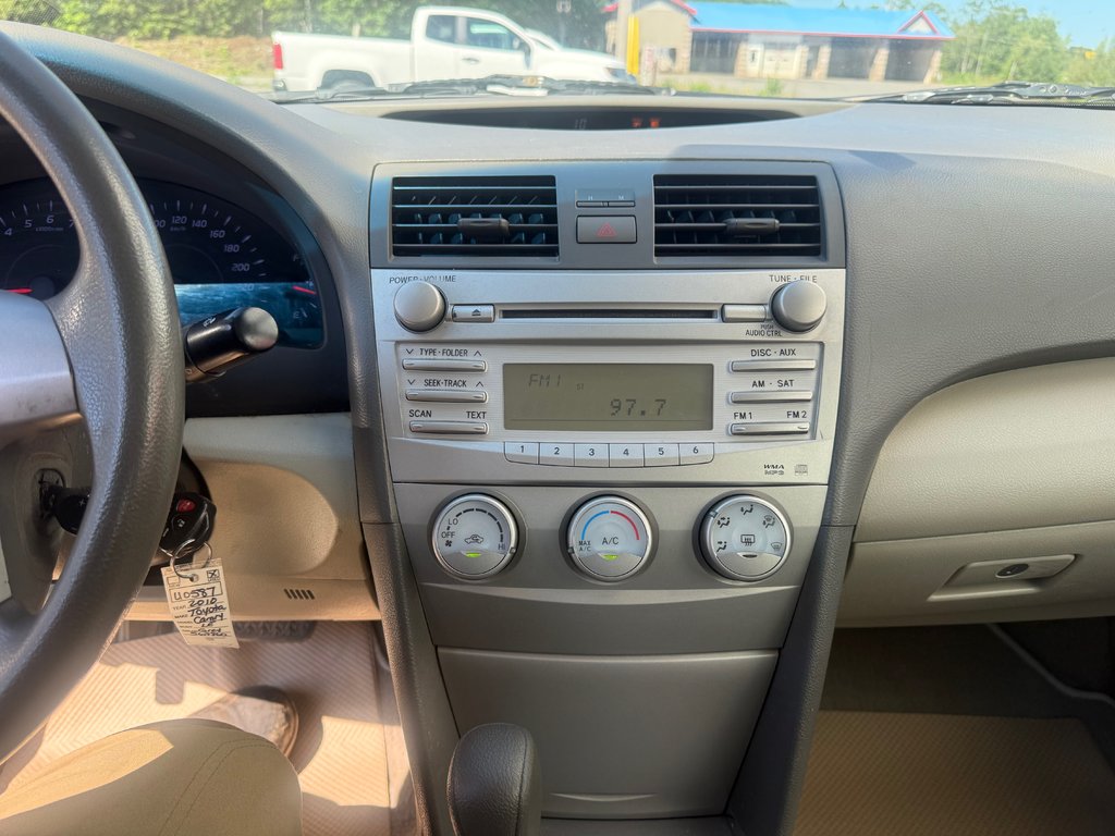2010 Toyota CAMRY/SE/LE/XLE LE, keyless entry, Cruise control, MP3 in Kentville, Nova Scotia - 12 - w1024h768px