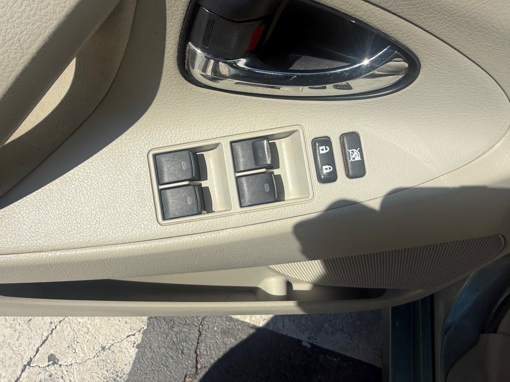2010 Toyota CAMRY/SE/LE/XLE LE, keyless entry, Cruise control, MP3 in Kentville, Nova Scotia - 8 - w1024h768px