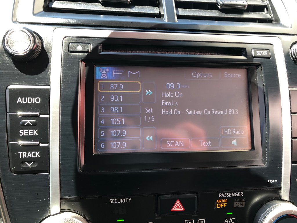 2013 Toyota Camry SE - power seats. reverse camera, bluetooth, a/c in Kentville, Nova Scotia - 12 - w1024h768px