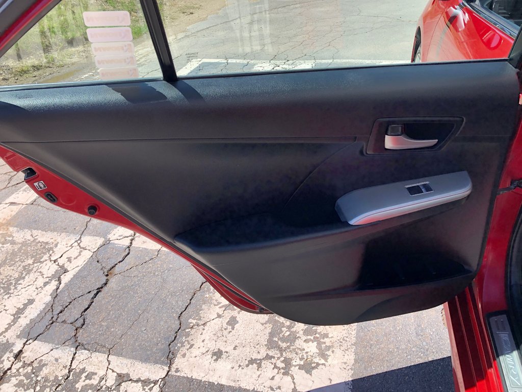 2013 Toyota Camry SE - power seats. reverse camera, bluetooth, a/c in Kentville, Nova Scotia - 19 - w1024h768px