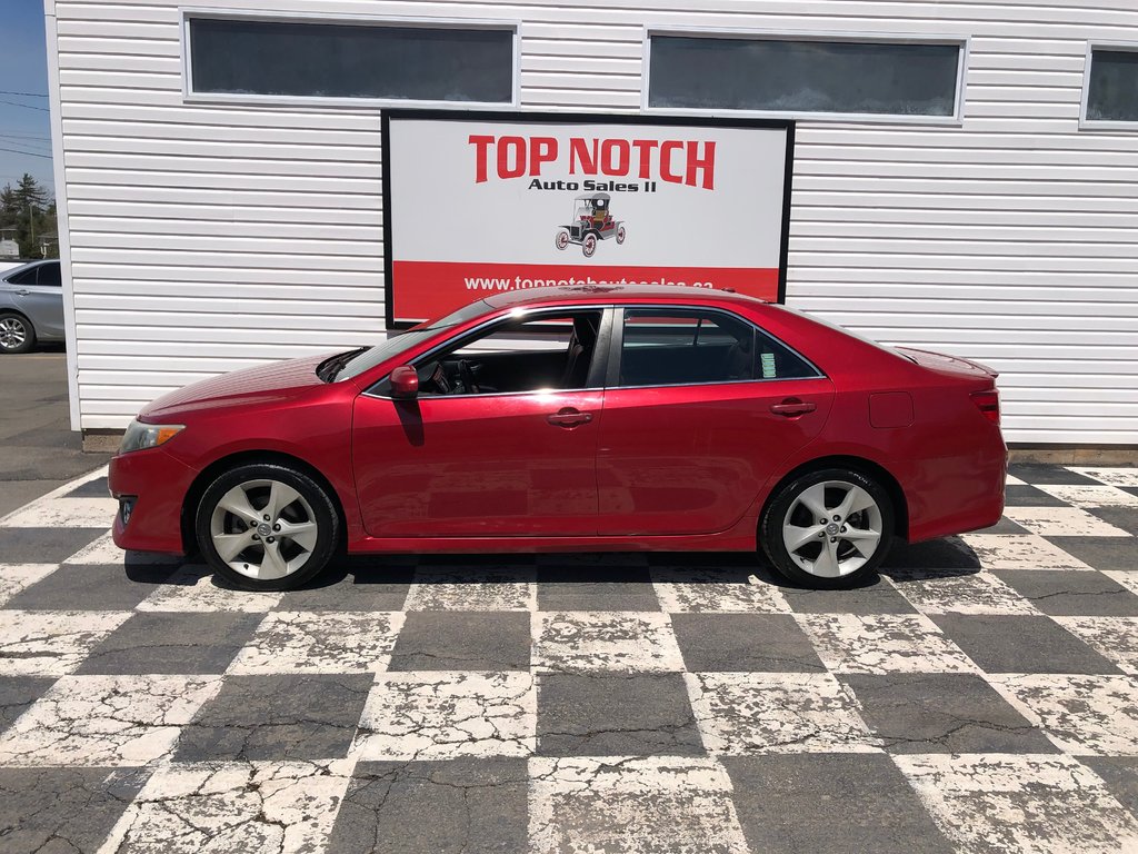 2013 Toyota Camry SE - power seats. reverse camera, bluetooth, a/c in Kentville, Nova Scotia - 24 - w1024h768px