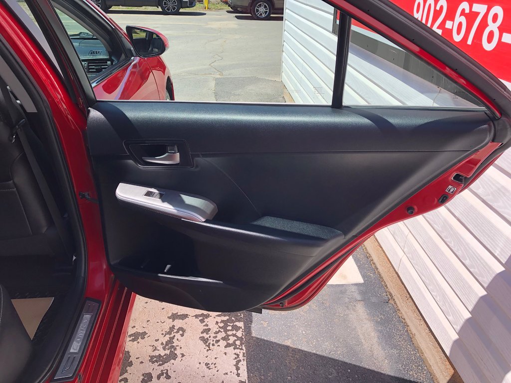 2013 Toyota Camry SE - power seats. reverse camera, bluetooth, a/c in Kentville, Nova Scotia - 21 - w1024h768px
