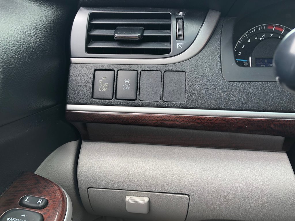2014 Toyota Camry XLE- Full leather, Heated seats, Sunroof in Kentville, Nova Scotia - 8 - w1024h768px