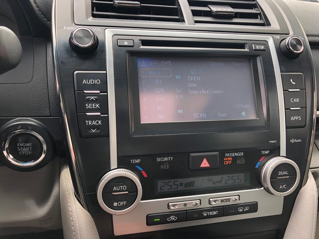 2014 Toyota Camry XLE- Full leather, Heated seats, Sunroof in Kentville, Nova Scotia - 12 - w1024h768px