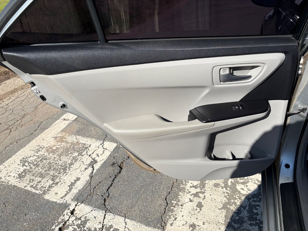 2016 Toyota Camry LE - hands free, cruise control, reverse camera in Kentville, Nova Scotia - 17 - w1024h768px