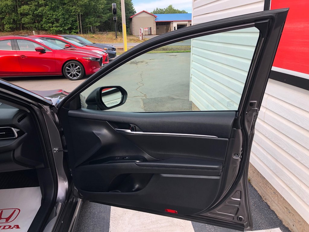 2020 Toyota Camry Hybrid LE - Reverse Camera, Push Start, Power Windows in Kentville, Nova Scotia - 24 - w1024h768px