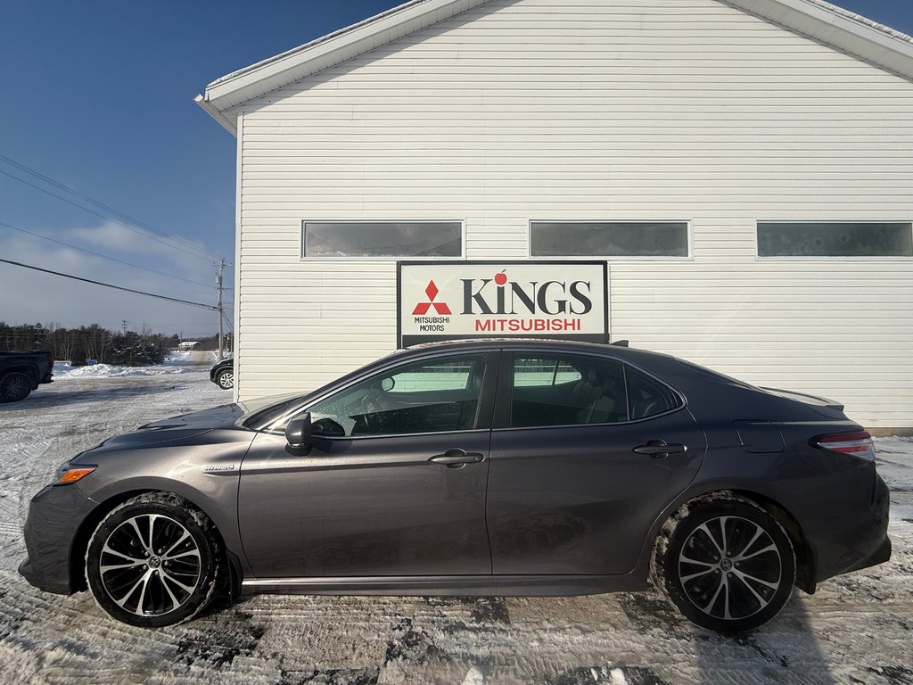 2020 Toyota Camry Hybrid SE, keyless entry, backup camera, Bluetooth in COLDBROOK, Nova Scotia - 21 - w1024h768px