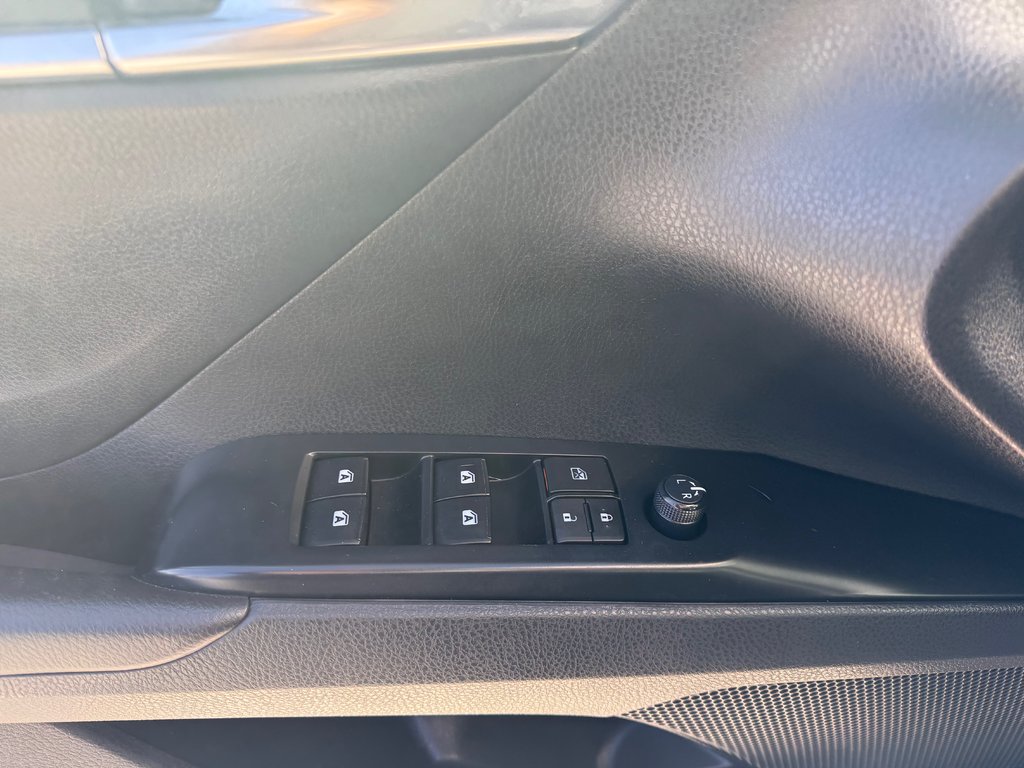 Toyota Camry Hybrid SE, keyless entry, backup camera, Bluetooth 2020 à COLDBROOK, Nouvelle-Écosse - 8 - w1024h768px