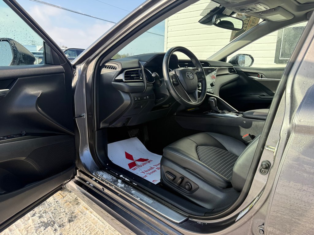 2020 Toyota Camry Hybrid SE, keyless entry, backup camera, Bluetooth in COLDBROOK, Nova Scotia - 9 - w1024h768px