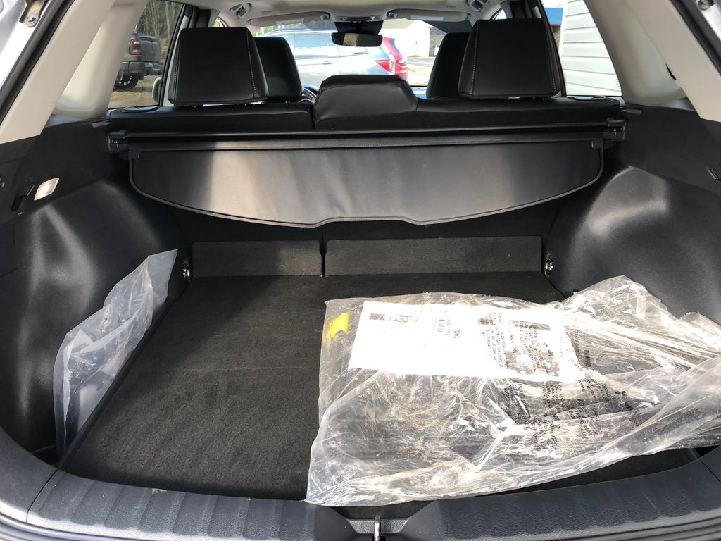 Toyota COROLLA CROSS XLE- Heated seats and steering wheel, Lane assist 2023 à Kentville, Nouvelle-Écosse - 23 - w1024h768px