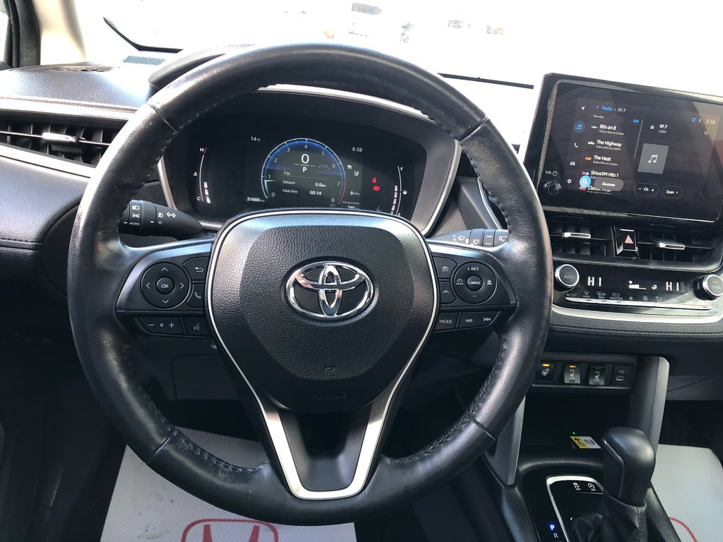 Toyota COROLLA CROSS XLE- Heated seats and steering wheel, Lane assist 2023 à Kentville, Nouvelle-Écosse - 9 - w1024h768px