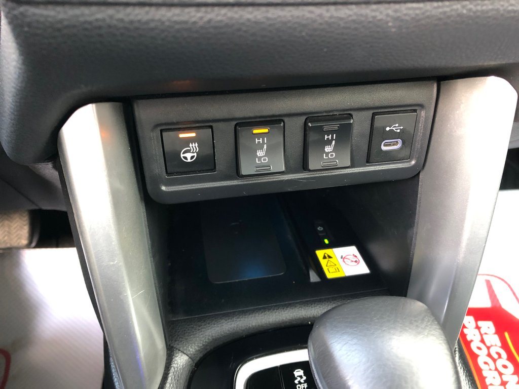 Toyota COROLLA CROSS XLE- Heated seats and steering wheel, Lane assist 2023 à Kentville, Nouvelle-Écosse - 14 - w1024h768px