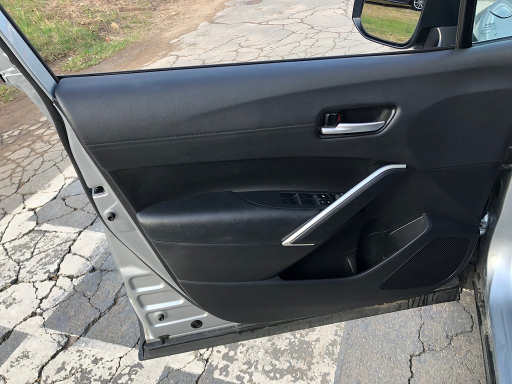 Toyota COROLLA CROSS XLE- Heated seats and steering wheel, Lane assist 2023 à Kentville, Nouvelle-Écosse - 20 - w1024h768px