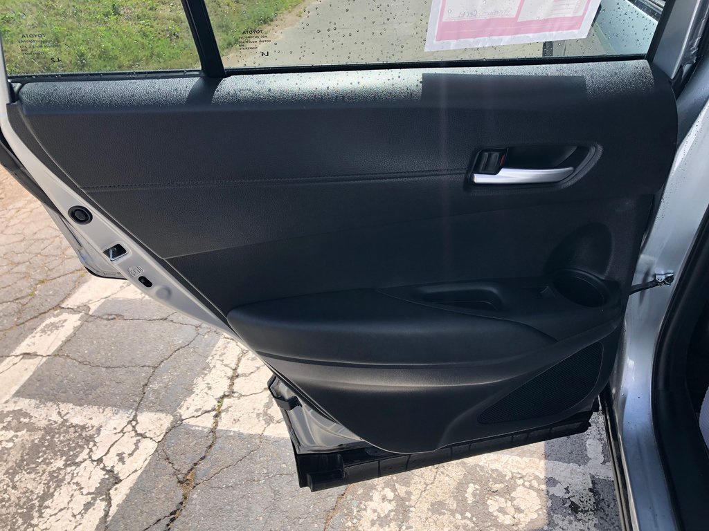2023 Toyota COROLLA CROSS XLE - sunroof, power seats, wireless carplay, a/c in COLDBROOK, Nova Scotia - 22 - w1024h768px