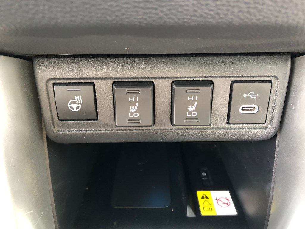 2023 Toyota COROLLA CROSS XLE - sunroof, power seats, wireless carplay, a/c in COLDBROOK, Nova Scotia - 14 - w1024h768px