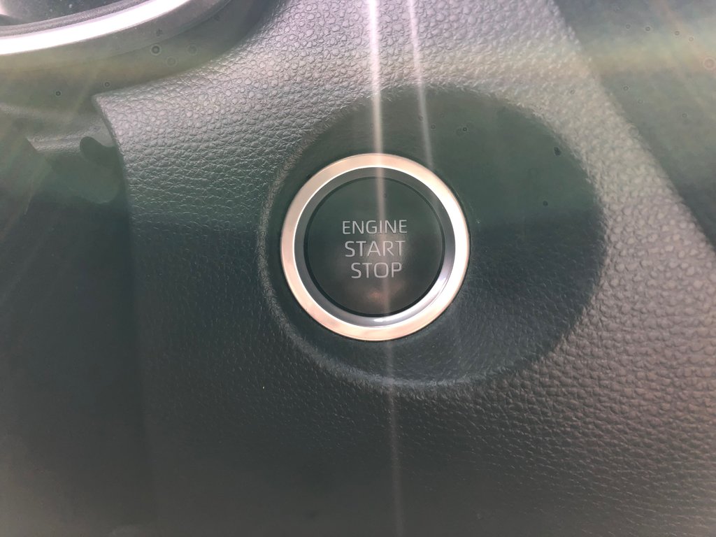2023 Toyota COROLLA CROSS XLE - sunroof, power seats, wireless carplay, a/c in COLDBROOK, Nova Scotia - 13 - w1024h768px
