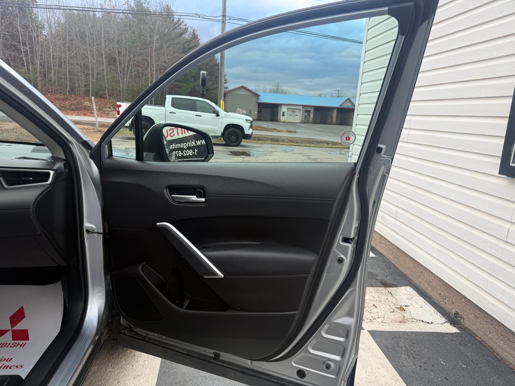 2023 Toyota Corolla Cross XLE, keyless entry, backup cam, heated seats in Kentville, Nova Scotia - 20 - w1024h768px