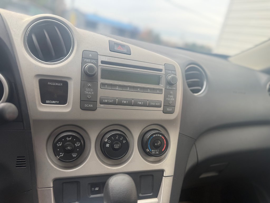 Toyota COROLLA Matrix, Heated Mirrors, Cloth Bucket Seats 2010 à COLDBROOK, Nouvelle-Écosse - 12 - w1024h768px