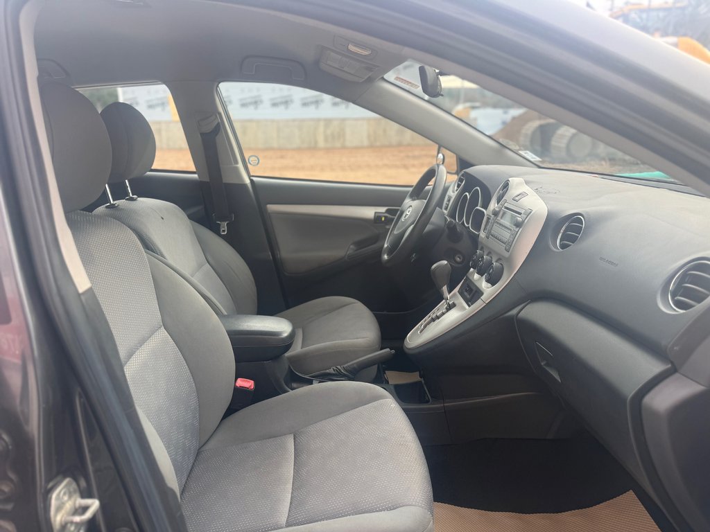 Toyota COROLLA Matrix, Heated Mirrors, Cloth Bucket Seats 2010 à COLDBROOK, Nouvelle-Écosse - 20 - w1024h768px