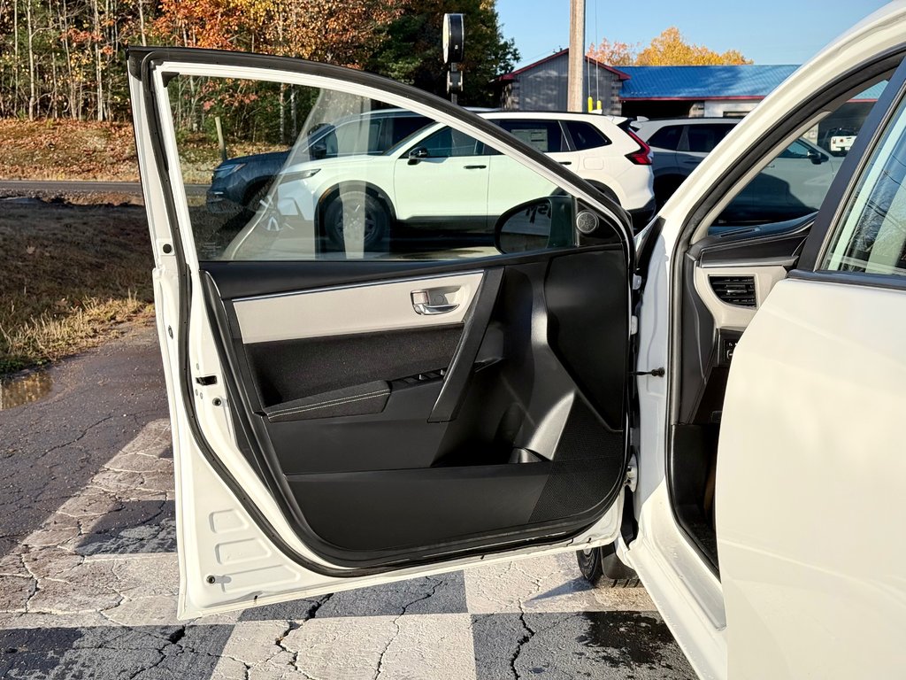 2014 Toyota COROLLA | Reverse Camera, Heated Mirrors, CD/MP3 Player in COLDBROOK, Nova Scotia - 7 - w1024h768px