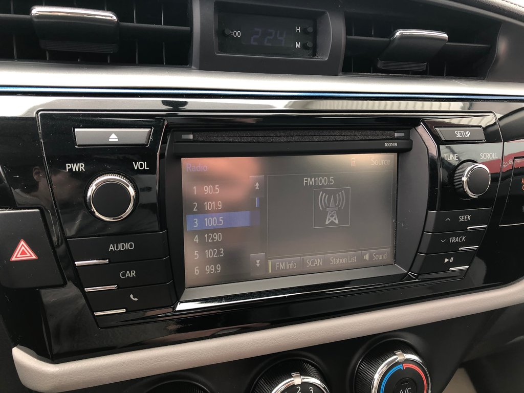 2015 Toyota Corolla LE - reverse camera, hands free, cruise control in COLDBROOK, Nova Scotia - 12 - w1024h768px