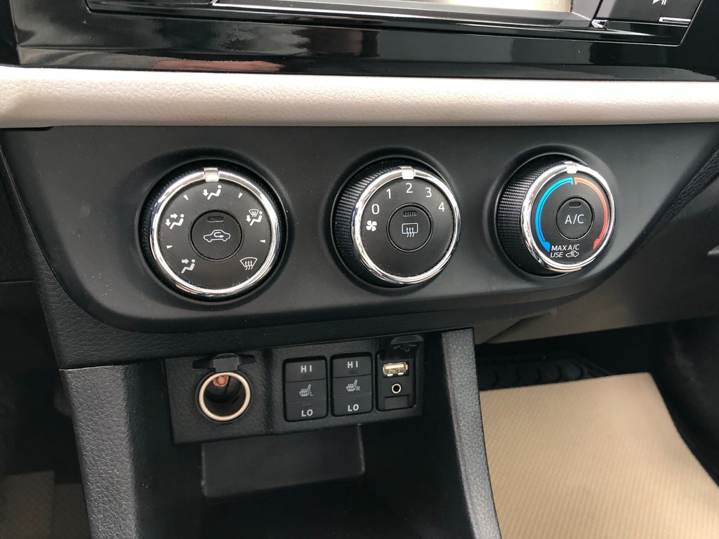 2015 Toyota Corolla LE - reverse camera, hands free, cruise control in COLDBROOK, Nova Scotia - 13 - w1024h768px