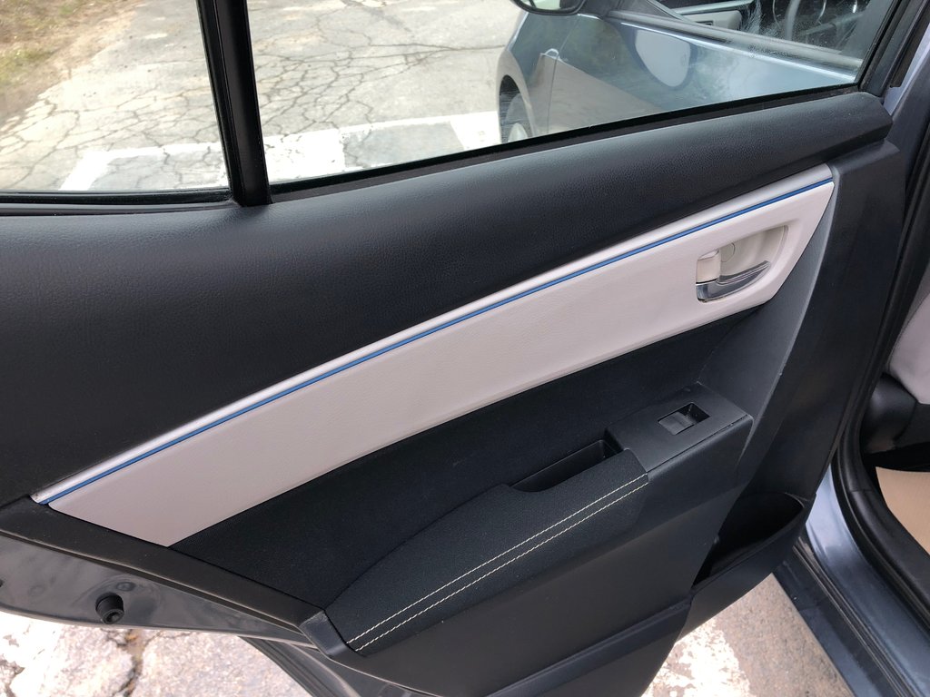 2015 Toyota Corolla LE - reverse camera, hands free, cruise control in COLDBROOK, Nova Scotia - 18 - w1024h768px