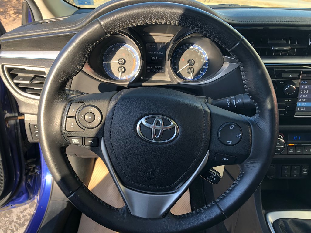 2016 Toyota Corolla S - sunroof, manual, bluetooth, cruise control in Kentville, Nova Scotia - 9 - w1024h768px