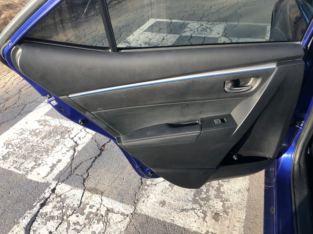 2016 Toyota Corolla S - sunroof, manual, bluetooth, cruise control in Kentville, Nova Scotia - 19 - w1024h768px