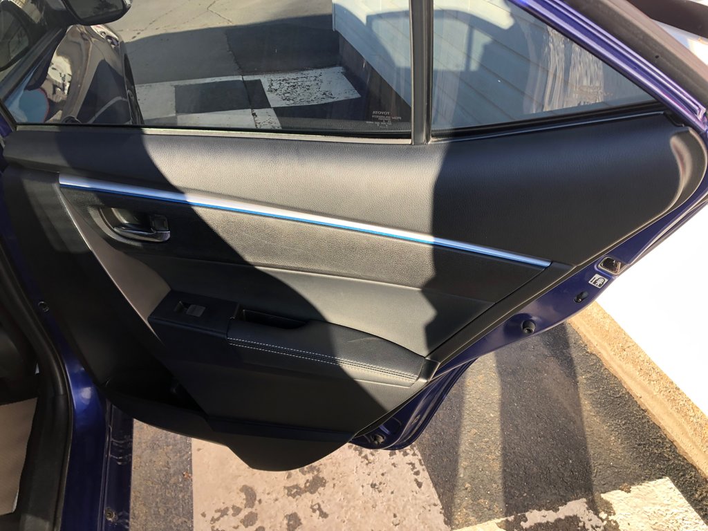 2016 Toyota Corolla S - sunroof, manual, bluetooth, cruise control in Kentville, Nova Scotia - 22 - w1024h768px