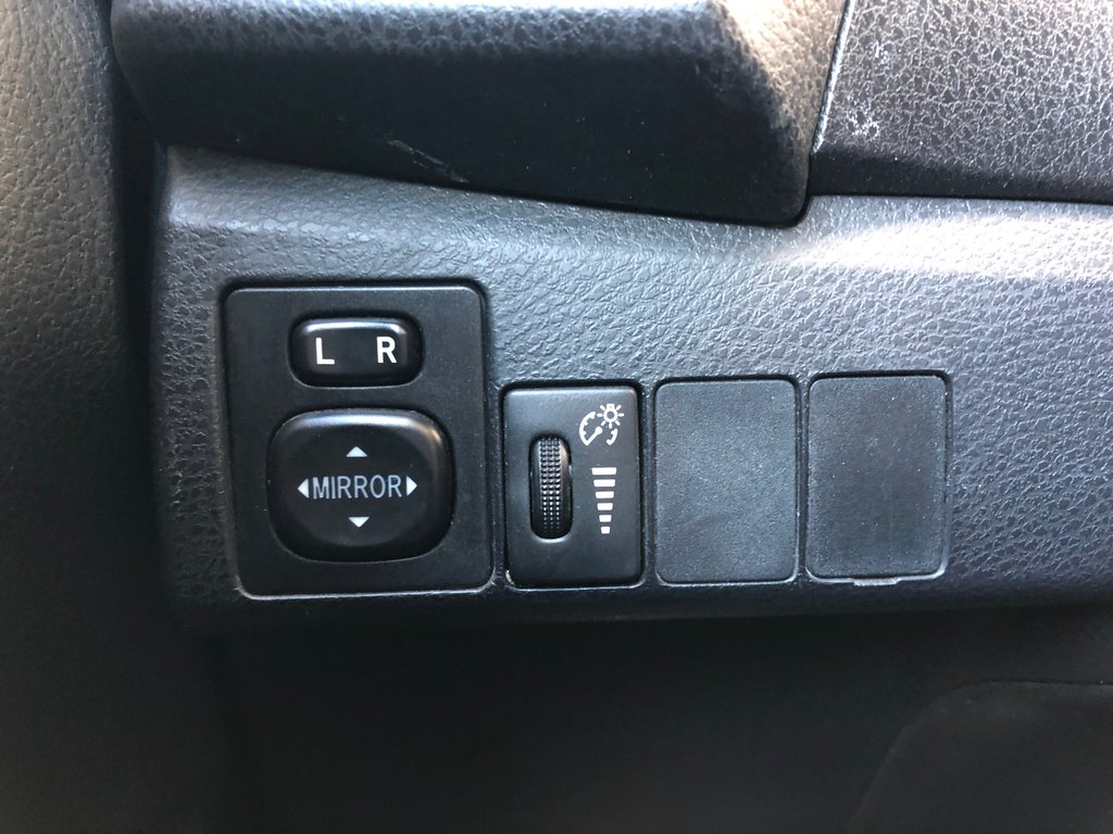 2016 Toyota Corolla S - sunroof, manual, bluetooth, cruise control in Kentville, Nova Scotia - 8 - w1024h768px
