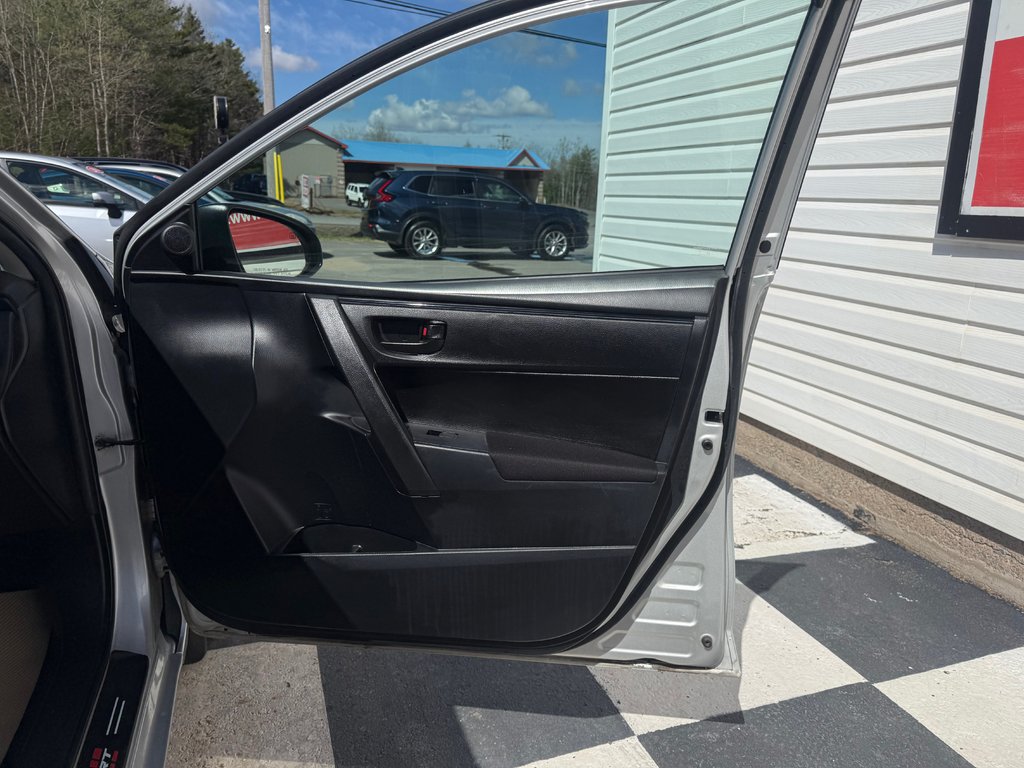 2017 Toyota COROLLA CE, keyless entry, Cruise control, Bluetooth in Kentville, Nova Scotia - 17 - w1024h768px