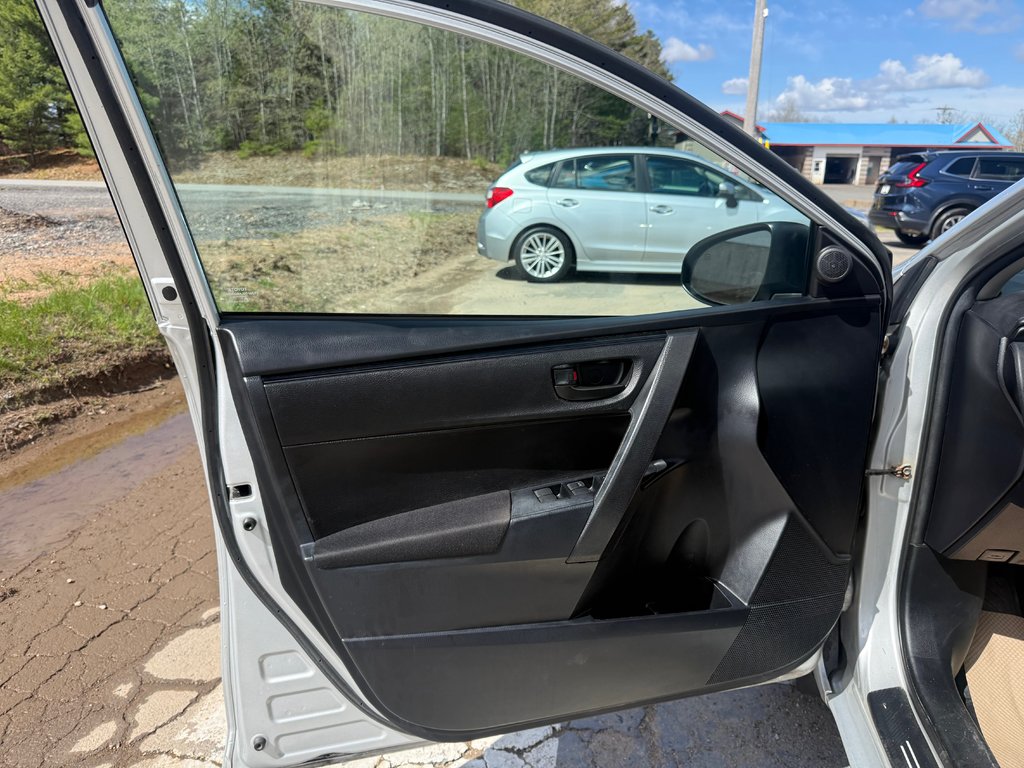 2017 Toyota COROLLA CE, keyless entry, Cruise control, Bluetooth in Kentville, Nova Scotia - 7 - w1024h768px