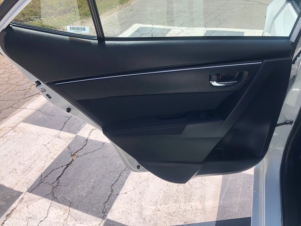 2018 Toyota Corolla LE - sunroof, cruise control, hands free, a/c in COLDBROOK, Nova Scotia - 19 - w1024h768px
