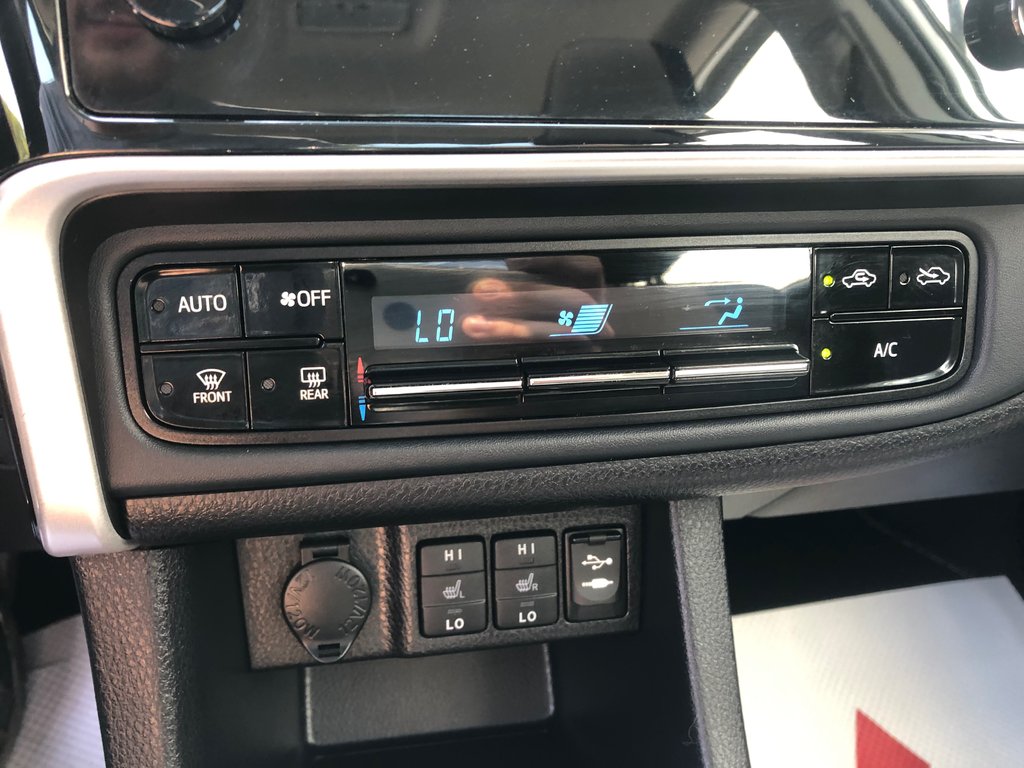 2018 Toyota Corolla LE - sunroof, cruise control, hands free, a/c in COLDBROOK, Nova Scotia - 13 - w1024h768px