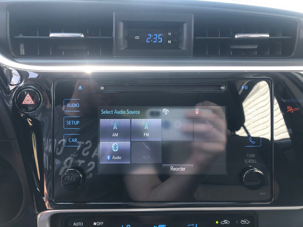 2018 Toyota Corolla LE - sunroof, cruise control, hands free, a/c in COLDBROOK, Nova Scotia - 11 - w1024h768px