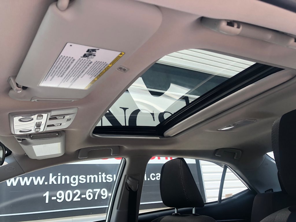 2018 Toyota Corolla LE - sunroof, cruise control, hands free, a/c in COLDBROOK, Nova Scotia - 18 - w1024h768px