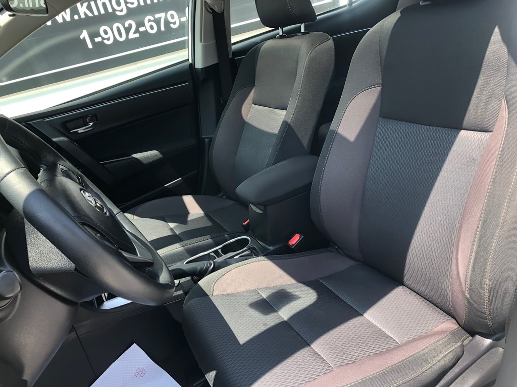2018 Toyota Corolla LE - sunroof, cruise control, hands free, a/c in COLDBROOK, Nova Scotia - 17 - w1024h768px