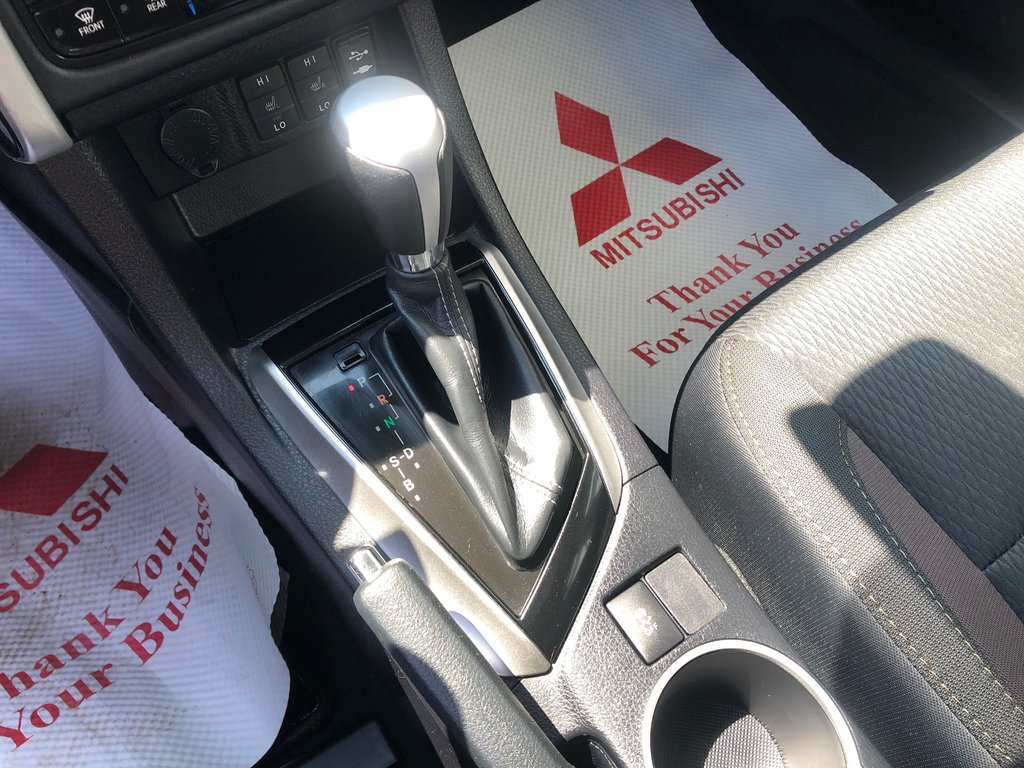 2018 Toyota Corolla LE - sunroof, cruise control, hands free, a/c in COLDBROOK, Nova Scotia - 14 - w1024h768px