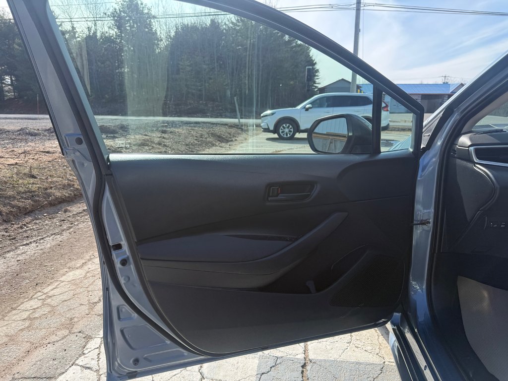 2022 Toyota COROLLA LE, keyless entry, backup camera, Bluetooth in Kentville, Nova Scotia - 7 - w1024h768px