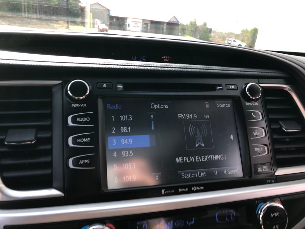 2016 Toyota Highlander XLE- Leather interior, AWD, 3 rows tons of space! in COLDBROOK, Nova Scotia - 12 - w1024h768px