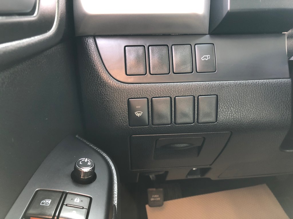 2016 Toyota Highlander XLE- Leather interior, AWD, 3 rows tons of space! in COLDBROOK, Nova Scotia - 8 - w1024h768px