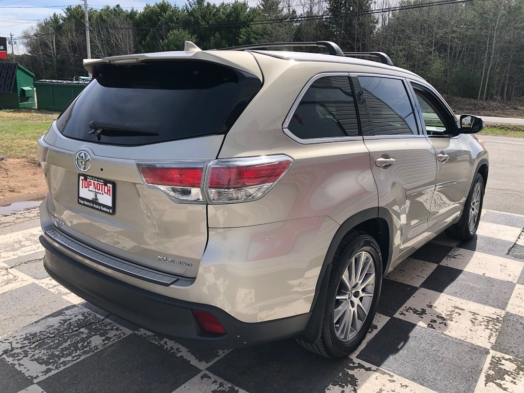 2016 Toyota Highlander XLE- Leather interior, AWD, 3 rows tons of space! in COLDBROOK, Nova Scotia - 4 - w1024h768px