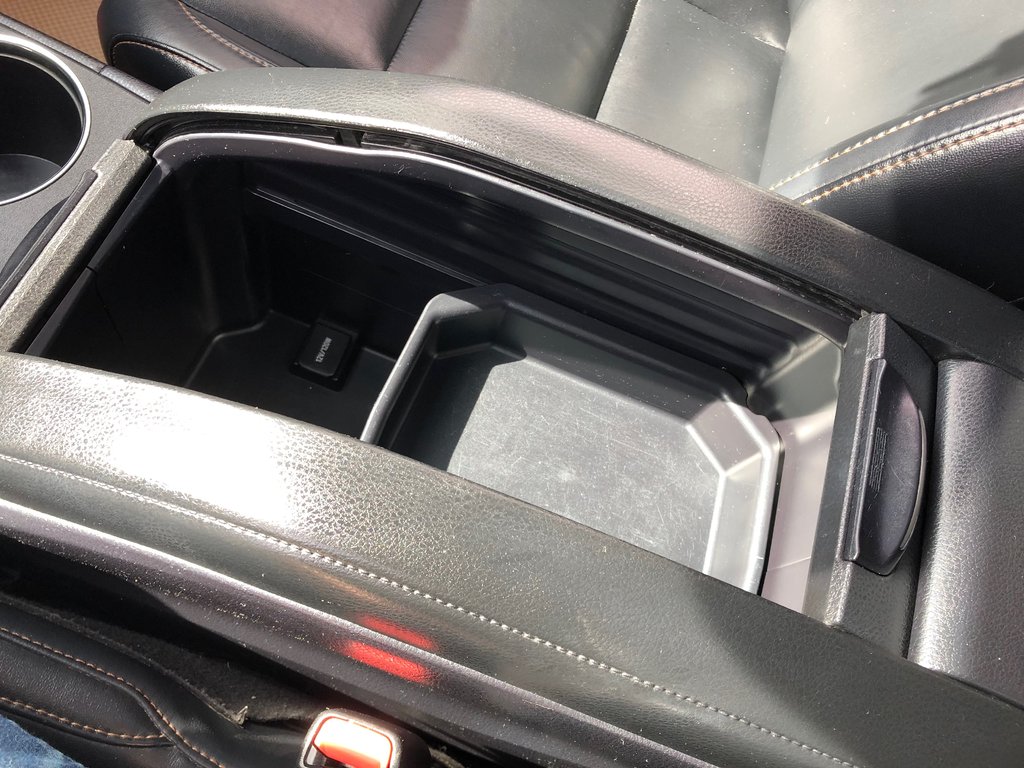 2016 Toyota Highlander XLE- Leather interior, AWD, 3 rows tons of space! in COLDBROOK, Nova Scotia - 16 - w1024h768px