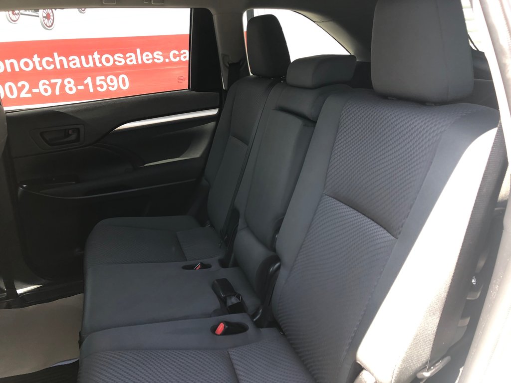 2019 Toyota Highlander LE - reverse camera, adaptive cruise control, a/c in COLDBROOK, Nova Scotia - 18 - w1024h768px