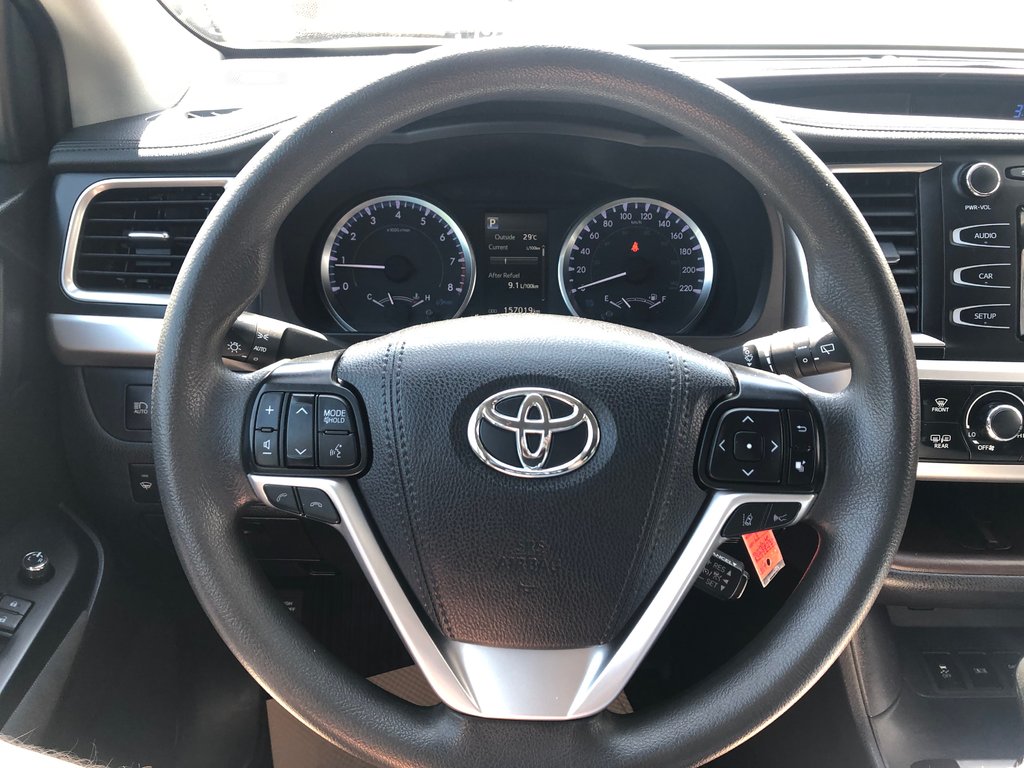 2019 Toyota Highlander LE - reverse camera, adaptive cruise control, a/c in COLDBROOK, Nova Scotia - 9 - w1024h768px