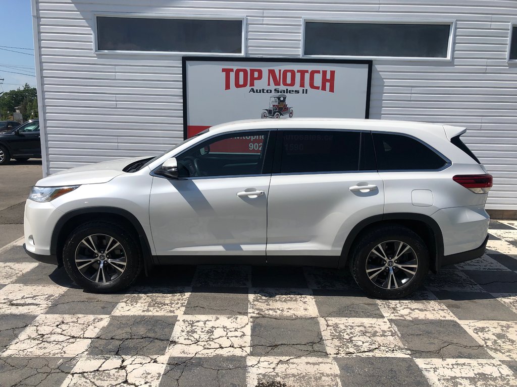 2019 Toyota Highlander LE - reverse camera, adaptive cruise control, a/c in COLDBROOK, Nova Scotia - 24 - w1024h768px