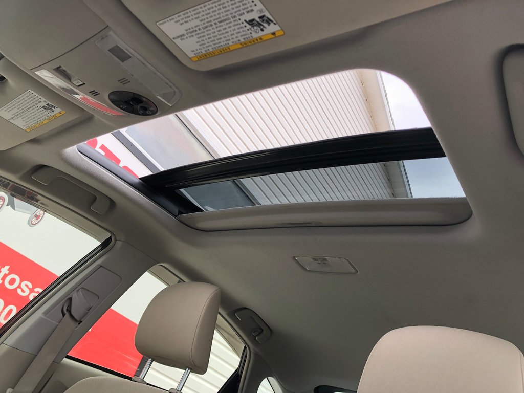 Toyota Prius Base - sunroof, reverse camera, bluetooth, hatch 2015 à COLDBROOK, Nouvelle-Écosse - 15 - w1024h768px