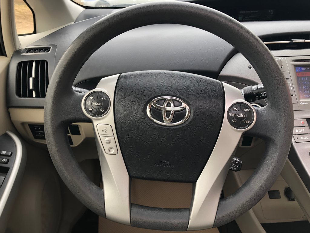 Toyota Prius Base - sunroof, reverse camera, bluetooth, hatch 2015 à COLDBROOK, Nouvelle-Écosse - 9 - w1024h768px