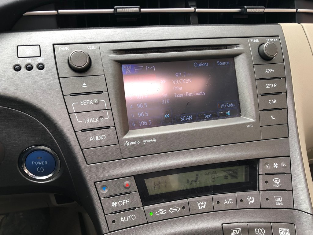 Toyota Prius Base - sunroof, reverse camera, bluetooth, hatch 2015 à COLDBROOK, Nouvelle-Écosse - 12 - w1024h768px